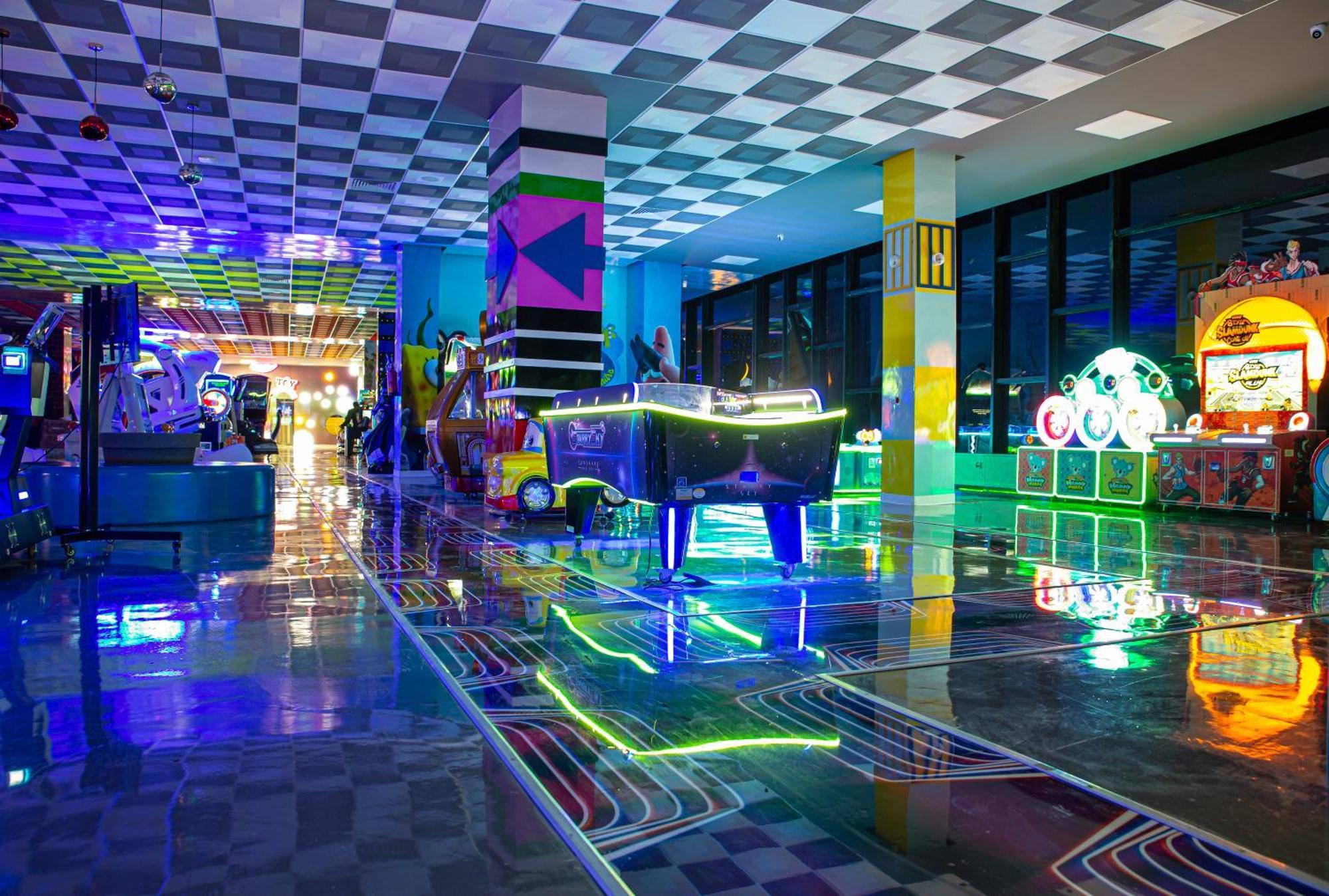 Waves Aqua Resort Kenitra Luaran gambar The interior of the 2012-opened mall